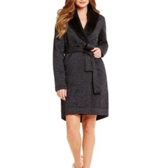 Limited edition UGG Starwars robe - Picture 2 of 2